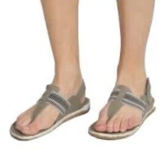 Sorel Stylish Olive Sandals size 8.5 comfy summer